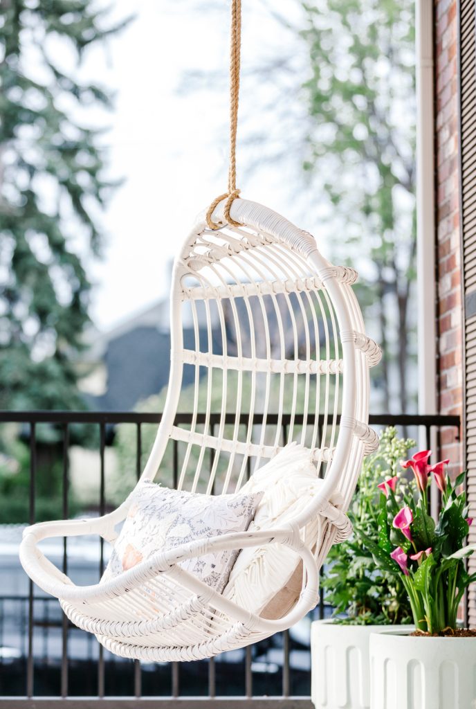 Photos courtesy of Havenly. Full article: http://blog.havenly.com/home-decorating-wish-list/ by Stafford Bensen | Outdoor Photos | Porch | Landscaping | Landscape Design | Outdoor Living Space | Porch Design Ideas | Outdoor Living Space Ideas | Backyard Design