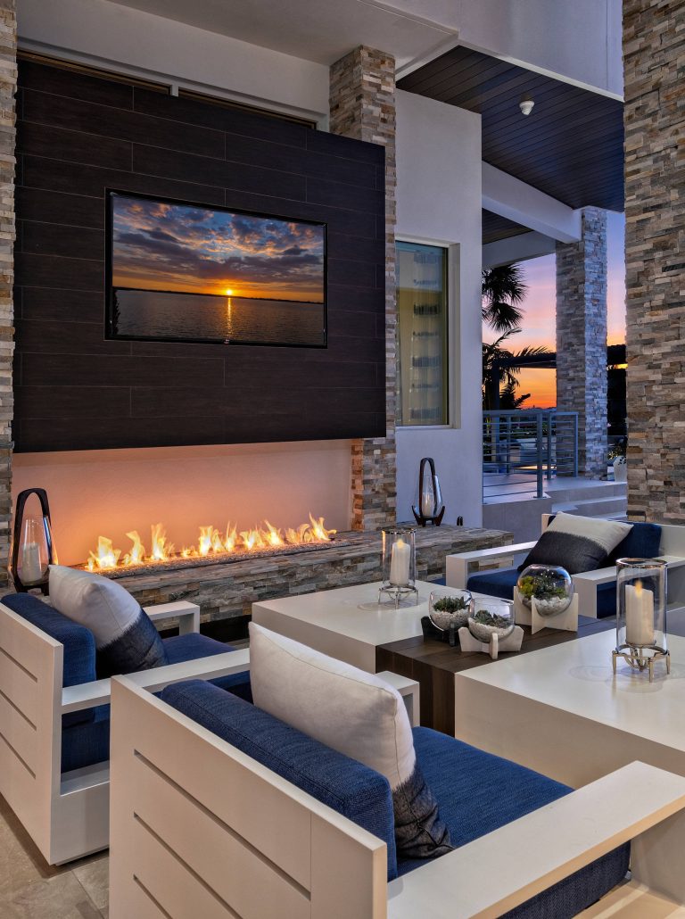 Pool - contemporary pool idea in Miami