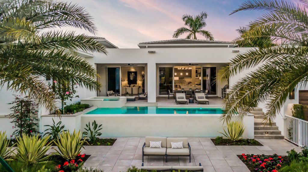 Pool - contemporary pool idea in Other