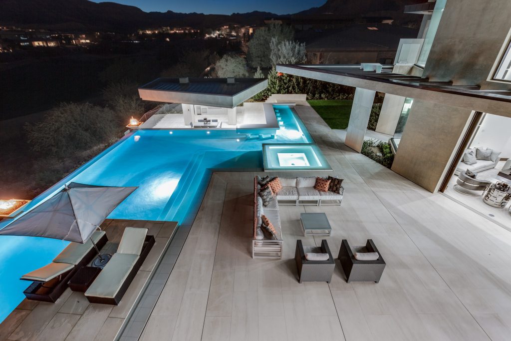 Pool - modern pool idea in Las Vegas