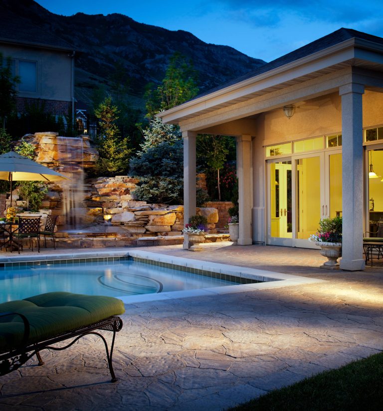 Pool - modern pool idea in Other