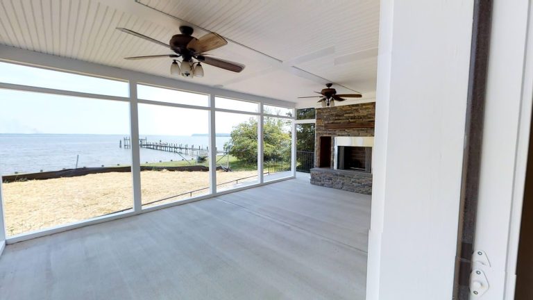 Screen porch overlooking the Potomac River
