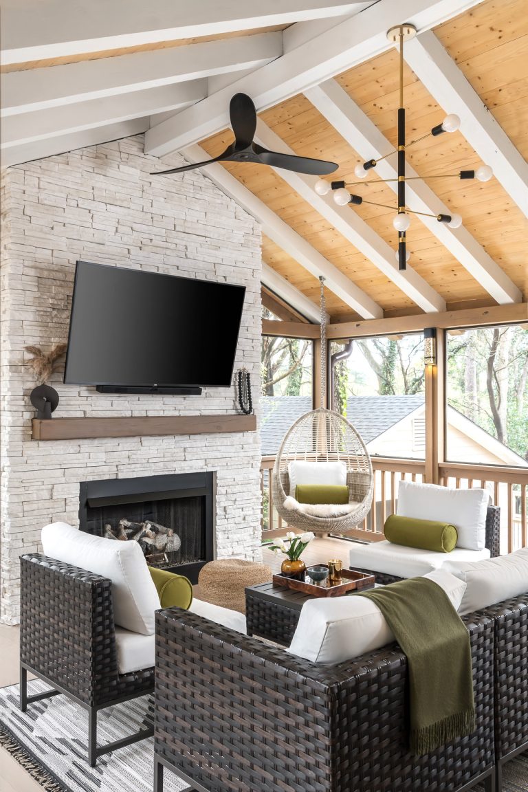 Screened-in porch addition