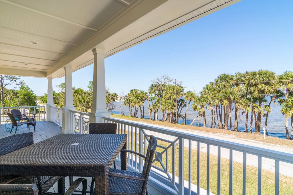 Shiloh Base Price: $439,900 Living Area: 3,193 SF Description: 2 Levels 4 Bedroom 2.5 Bath Loft 2 Car Garage