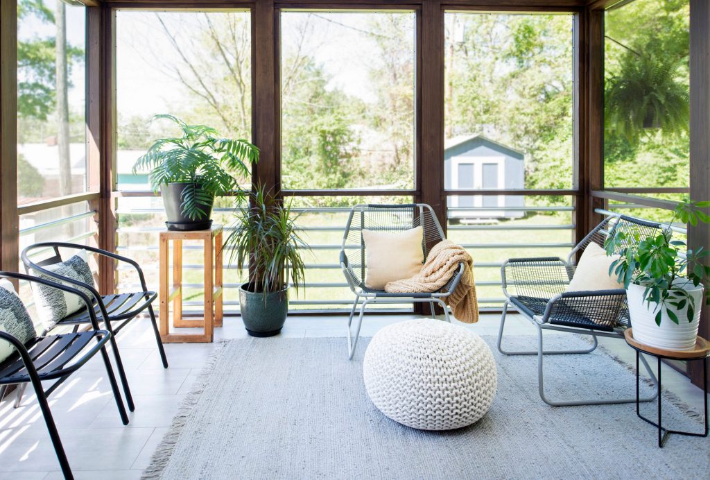 Small minimalist screened-in and metal railing back porch idea in Raleigh with a roof extension by Studio Evloh LLC Interior Architecture & Design | Outdoor Photos | Porch | Landscaping | Landscape Design | Outdoor Living Space | Porch Design Ideas | Outdoor Living Space Ideas | Backyard Design
