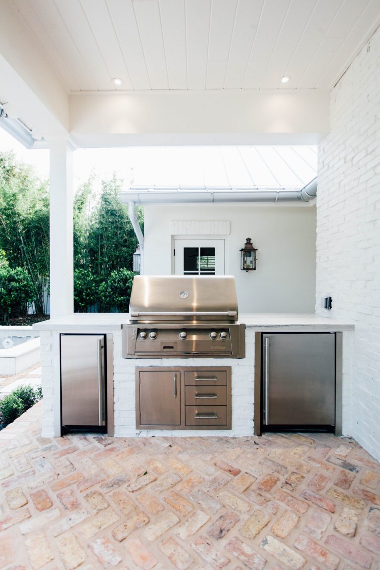 Summer Kitchen on back patio with Old Chicago brick pavers
