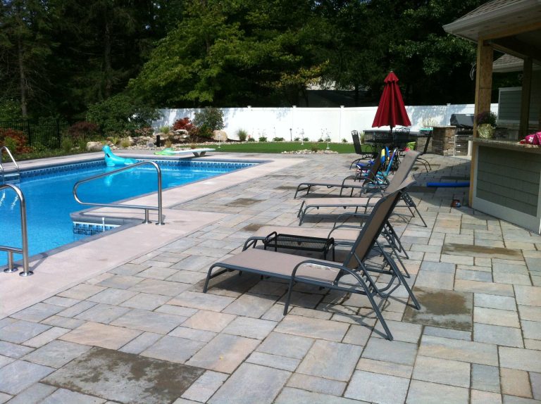 Techo-bloc Blu 60 paver Champlain Grey