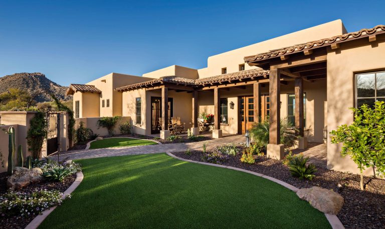 The front entry courtyard is a welcoming oasis in the Sonoran desert. Thompson Photographic