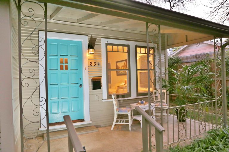This house is for sale: Historic River Road in San Antonio, TX, at Brackenridge Park. Restoration and updated it has 2500 sq feet; but still has it's 1920's cottage charm. 4/5 bedrooms, 2.5 baths. Call 423-56RIVER by jassingers | Outdoor Photos | Porch | Landscaping | Landscape Design | Outdoor Living Space | Porch Design Ideas | Outdoor Living Space Ideas | Backyard Design