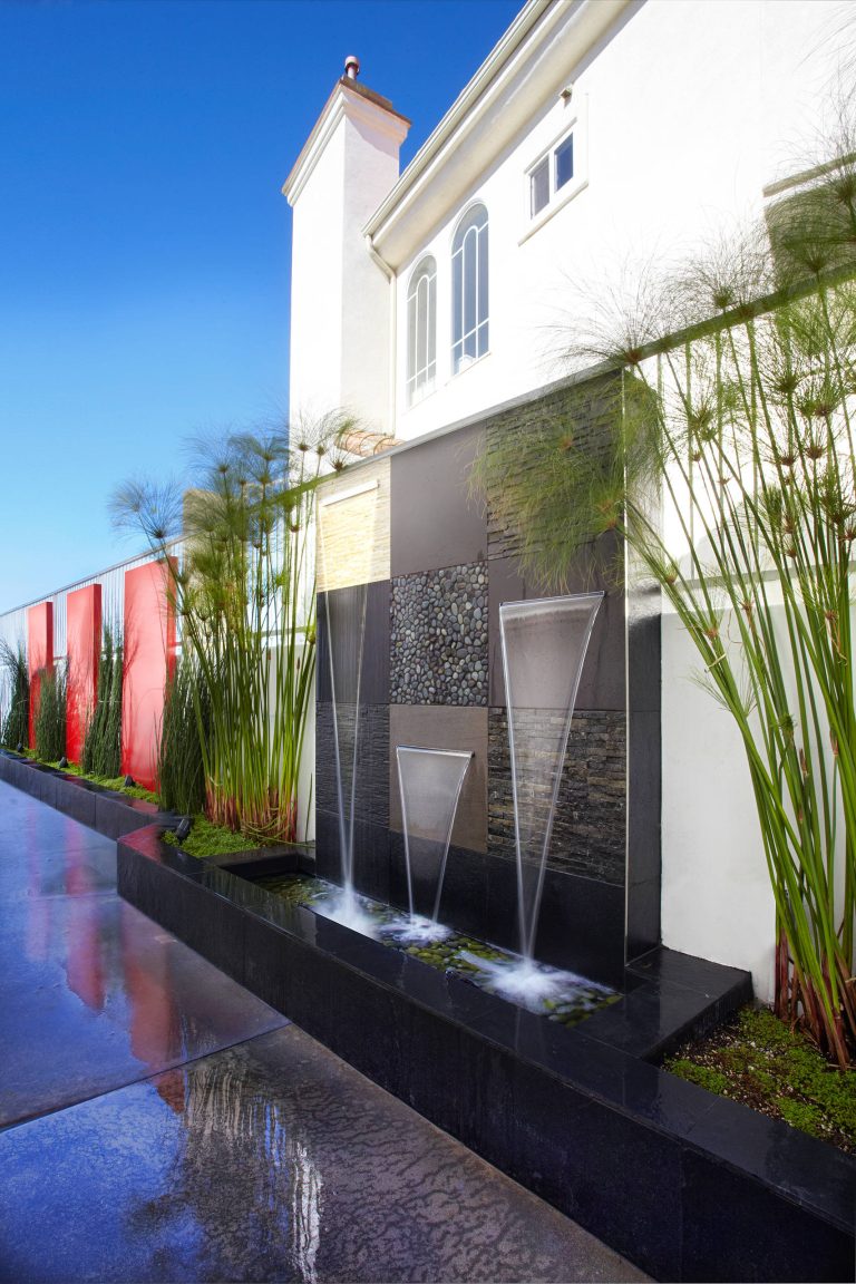 This sideyard is a what they see from their kitchen, informal and formal dining windows. It is just heaven to see instead of the railings and walls.

Photo Credit: Coy Gutierrez by Dupuis Design | Pool design | Pool Contracting | Swimming Pool Ideas | Swimming Pool Design Ideas