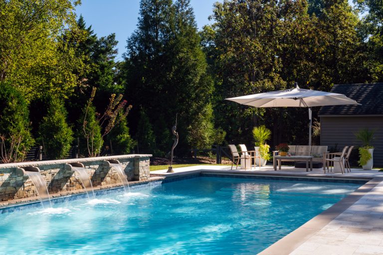 Transitional pool photo in Richmond