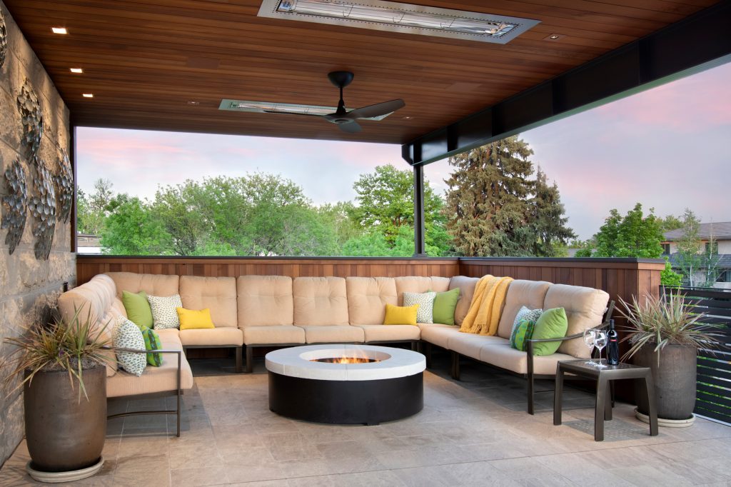 Trendy deck photo in Denver