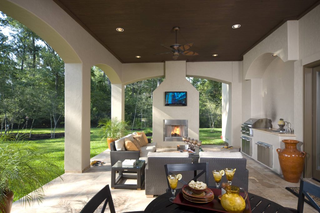 Trendy patio kitchen photo in Houston