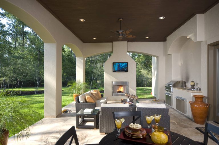 Trendy patio kitchen photo in Houston