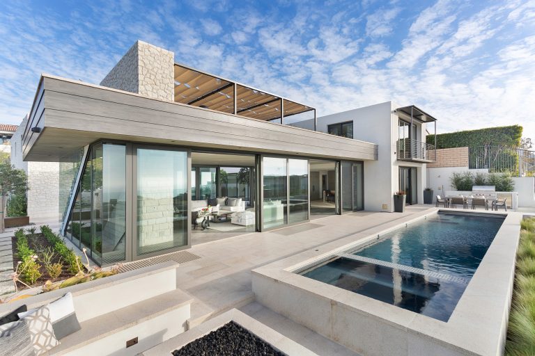 Trendy pool photo in Orange County