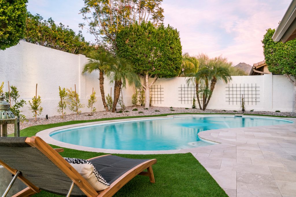 Trendy pool photo in Phoenix