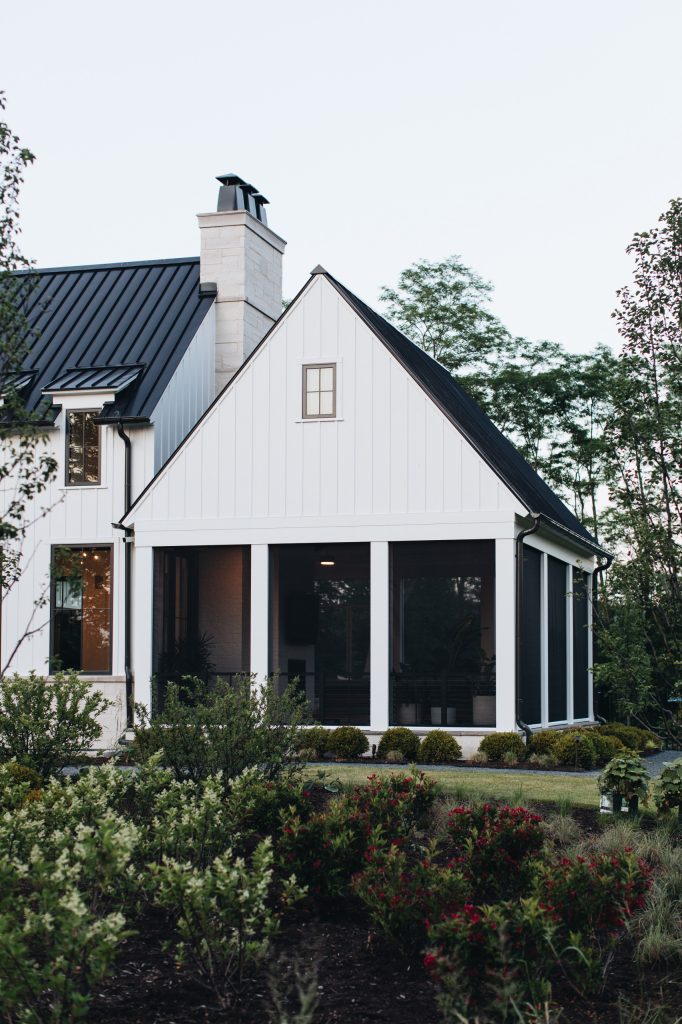 Trendy screened-in side porch idea in Chicago by Amy Storm & Company | Outdoor Photos | Porch | Landscaping | Landscape Design | Outdoor Living Space | Porch Design Ideas | Outdoor Living Space Ideas | Backyard Design