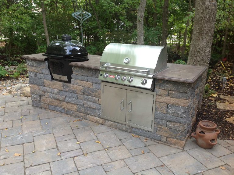 Using stone masonry that matched the rest of their landscape design, Second Nature created a cool outdoor grilling station for our Kansas City client.