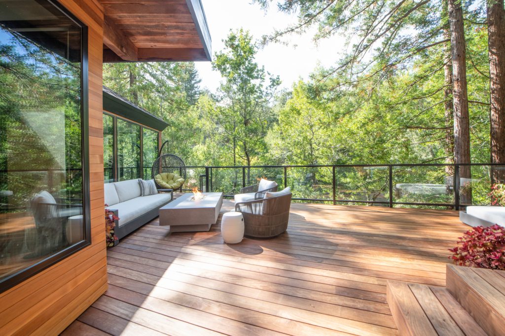 Astonishingly beautiful setting and deck for the best in outdoor living.