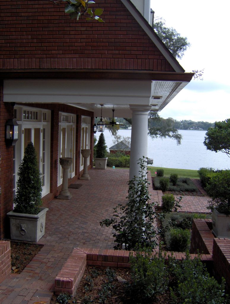 guest house to match existing architecture of main house