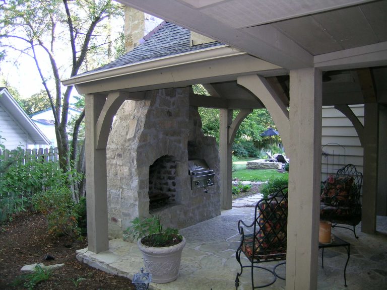 late 1930 home in Geneva, Il great bones, needed updating