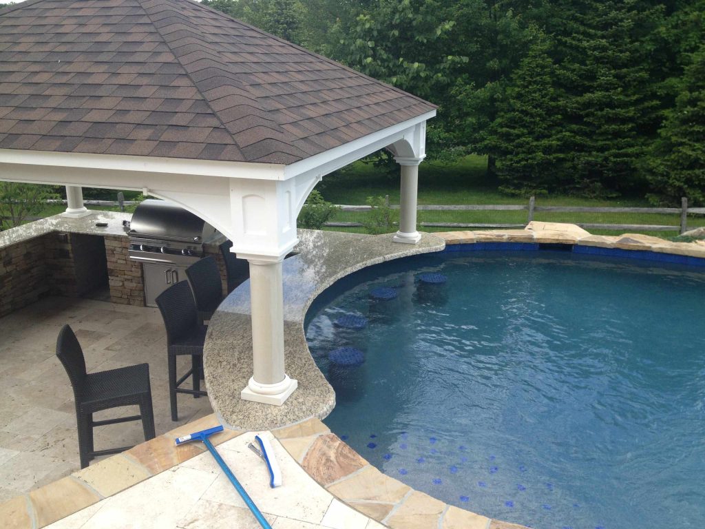 pool with swim up bar