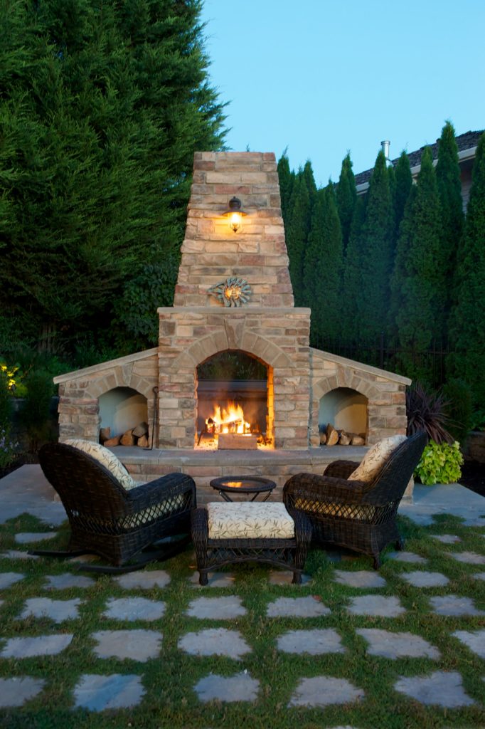 Inspiration for a timeless patio remodel in Portland with a fire pit