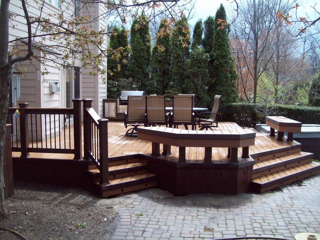 BELLA DECKS / Frank Snell